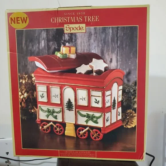 New in Box Spode‎ Christmas Tree Train Car Cookie Jar With Lid 8.5x8.25x4.5 - Picture 2 of 4